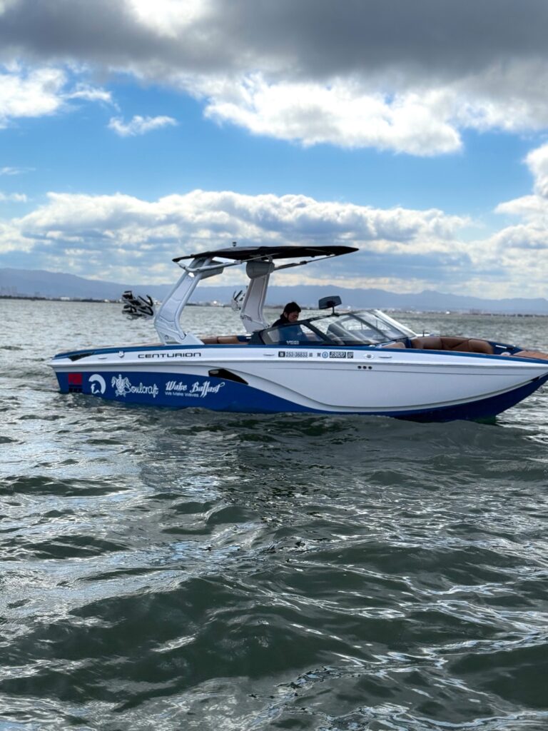 センチュリオンボート Vi22 進水式